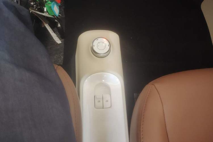 Used Wuling Hongguang MINIEV 2024 3rd Generation 215km Youth Edition Gear Lever