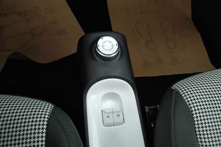 Used Wuling Hongguang MINIEV 2024 3rd Generation 215km Youth Edition Gear Lever