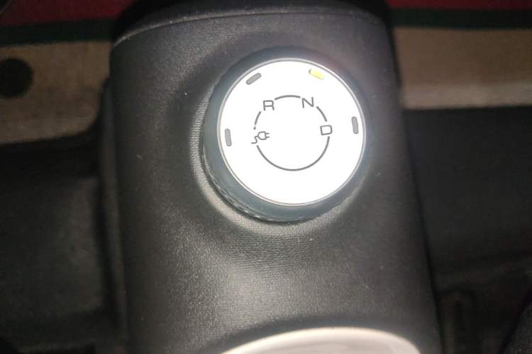 Used Wuling Hongguang MINIEV 2024 3rd Generation 215km Youth Edition Gear Lever