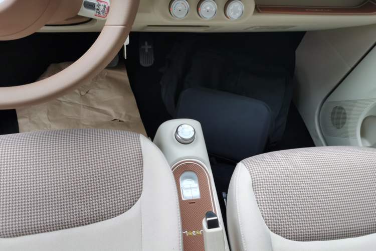 Used Wuling Hongguang MINIEV 2024 3rd Generation 215km Advanced Version Gear Lever