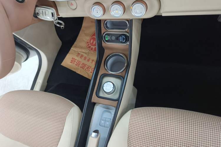 Used Wuling Hongguang MINIEV 2024 3rd Generation 215km Youth Edition Gear Lever