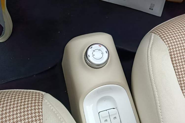 Used Wuling Hongguang MINIEV 2024 3rd Generation 215km Youth Edition Gear Lever
