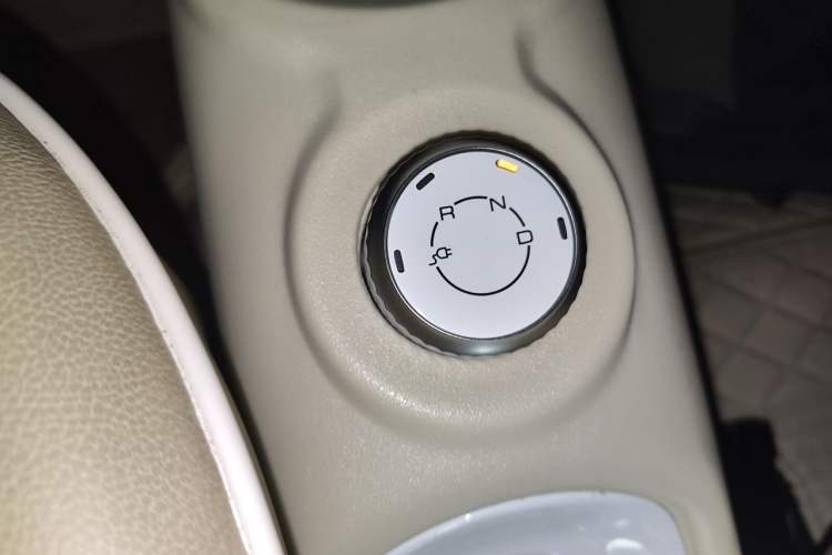 Used Wuling Hongguang MINIEV 2024 3rd Generation 215km Advanced Version Gear Lever