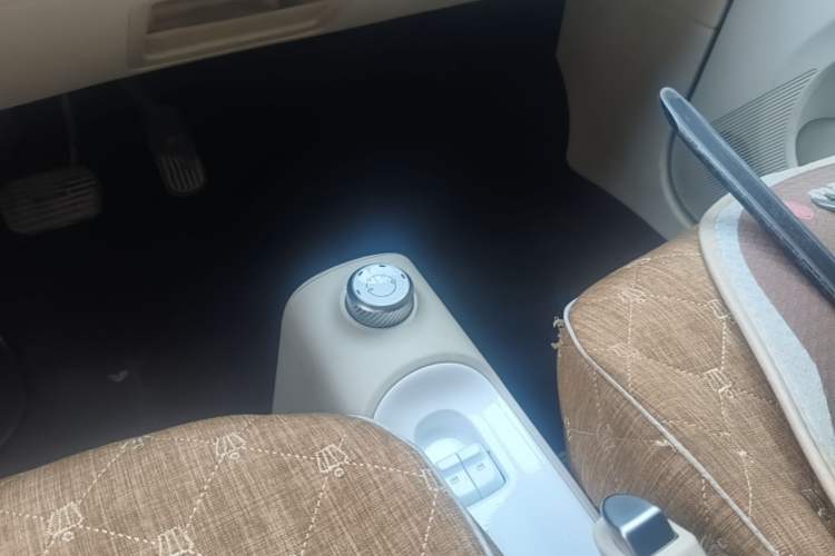 Used Wuling Hongguang MINIEV 2024 3rd Generation 215km Youth Edition Gear Lever