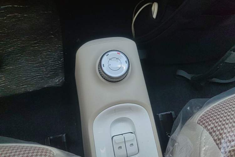Used Wuling Hongguang MINIEV 2024 3rd Generation 215km Youth Edition Gear Lever