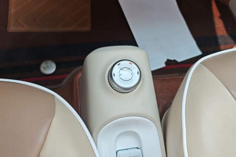Used Wuling Hongguang MINIEV 2024 3rd Generation 215km Youth Edition Gear Lever