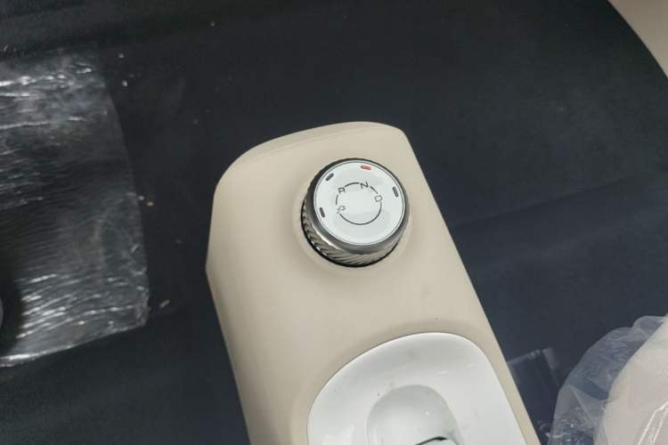 Used Wuling Hongguang MINIEV 2024 3rd Generation 215km Youth Edition Gear Lever