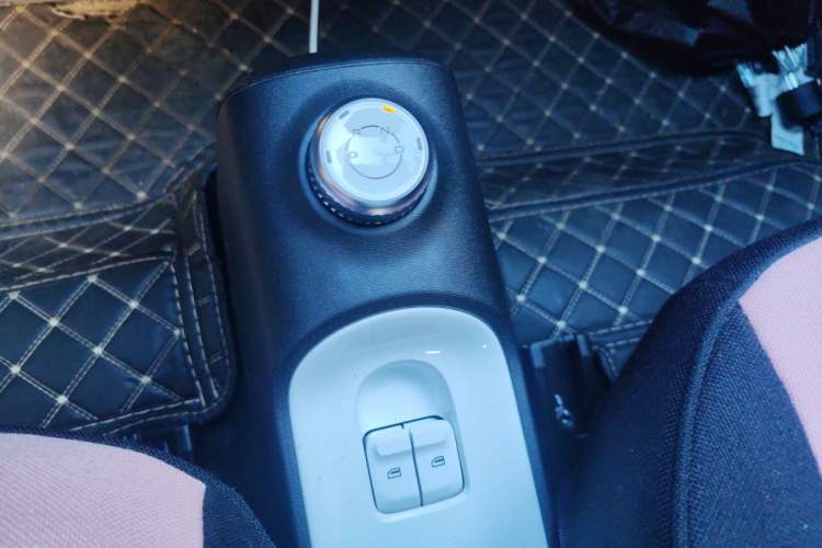 Used Wuling Hongguang MINIEV 2024 3rd Generation 215km Youth Edition Gear Lever