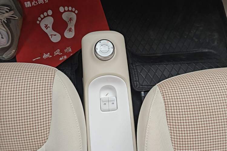 Used Wuling Hongguang MINIEV 2024 3rd Generation 215km Youth Edition Gear Lever