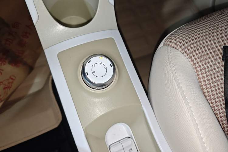 Used Wuling Hongguang MINIEV 2024 3rd Generation 215km Advanced Version Gear Lever