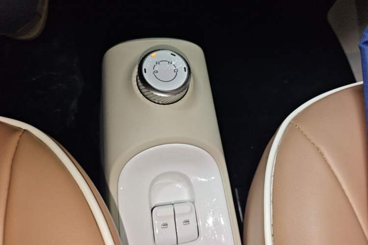 Used Wuling Hongguang MINIEV 2024 3rd Generation 215km Youth Edition Gear Lever