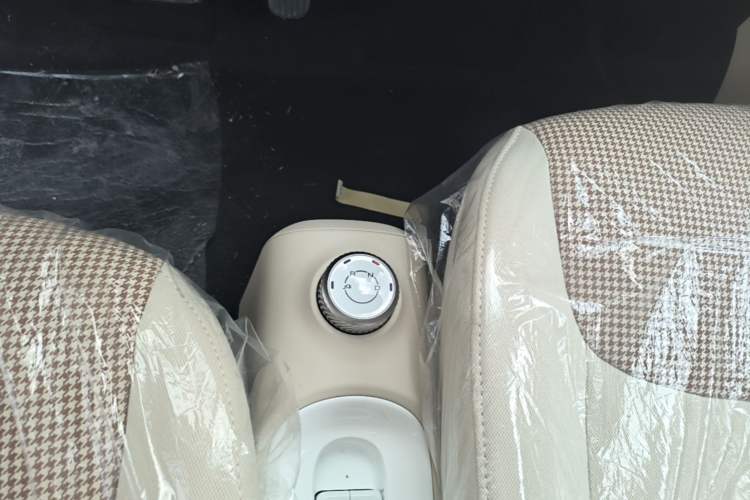 Used Wuling Hongguang MINIEV 2024 3rd Generation 215km Youth Edition Gear Lever