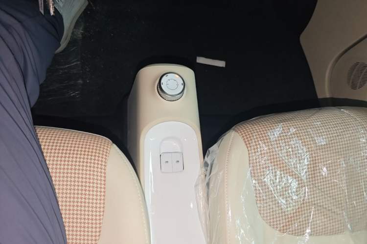 Used Wuling Hongguang MINIEV 2024 3rd Generation 215km Youth Edition Gear Lever