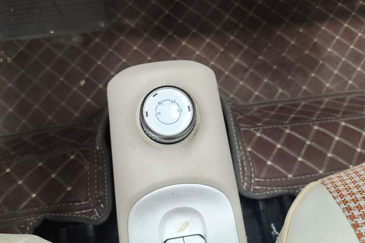 Used Wuling Hongguang MINIEV 2024 3rd Generation 215km Youth Edition Gear Lever
