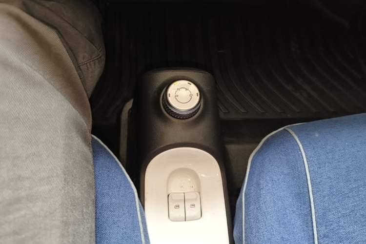 Used Wuling Hongguang MINIEV 2024 3rd Generation 215km Youth Edition Gear Lever