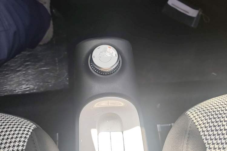 Used Wuling Hongguang MINIEV 2024 3rd Generation 215km Youth Edition Gear Lever