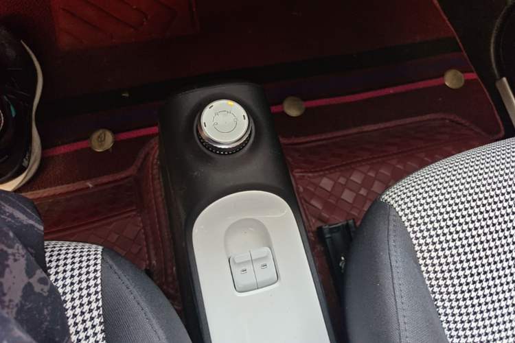 Used Wuling Hongguang MINIEV 2024 3rd Generation 215km Youth Edition Gear Lever
