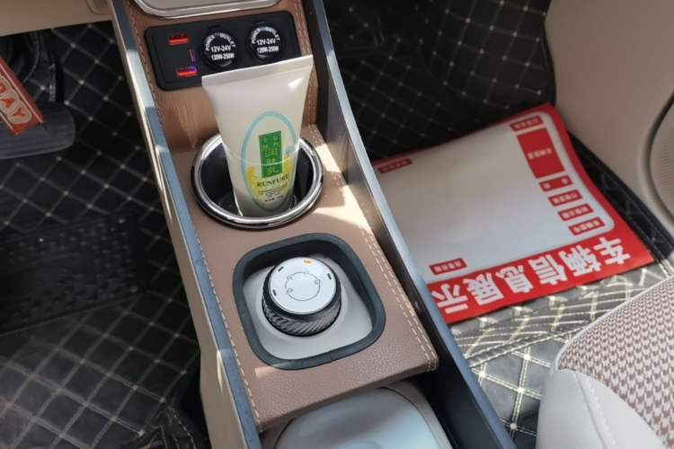 Used Wuling Hongguang MINIEV 2024 3rd Generation 215km Youth Edition Gear Lever