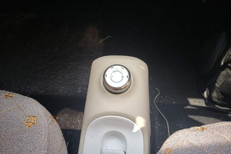 Used Wuling Hongguang MINIEV 2024 3rd Generation 215km Youth Edition Gear Lever