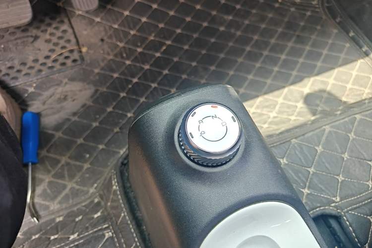 Used Wuling Hongguang MINIEV 2024 3rd Generation 215km Youth Edition Gear Lever