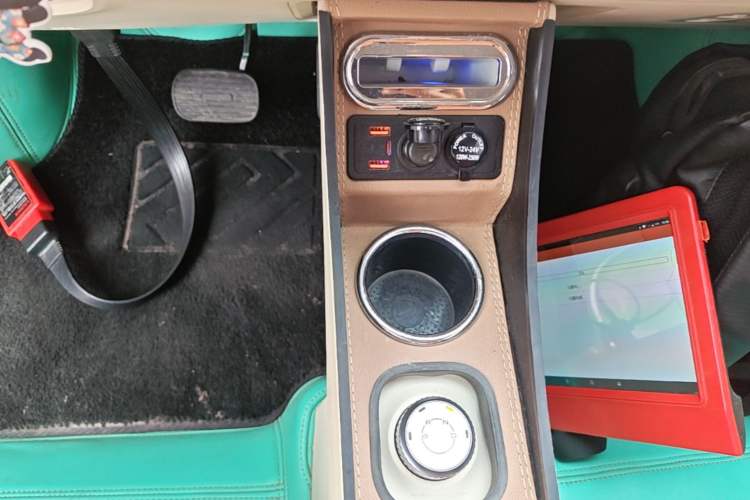 Used Wuling Hongguang MINIEV 2024 3rd Generation 215km Youth Edition Gear Lever