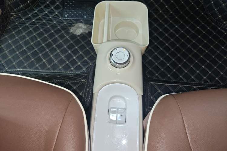 Used Wuling Hongguang MINIEV 2024 3rd Generation 215km Youth Edition Gear Lever