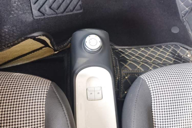 Used Wuling Hongguang MINIEV 2024 3rd Generation 215km Youth Edition Gear Lever
