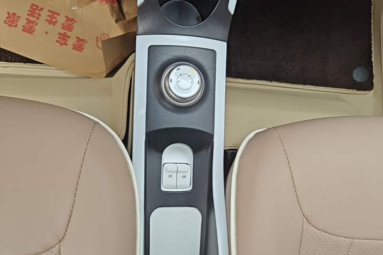 Used Wuling Hongguang MINIEV 2024 3rd Generation 215km Youth Edition Gear Lever