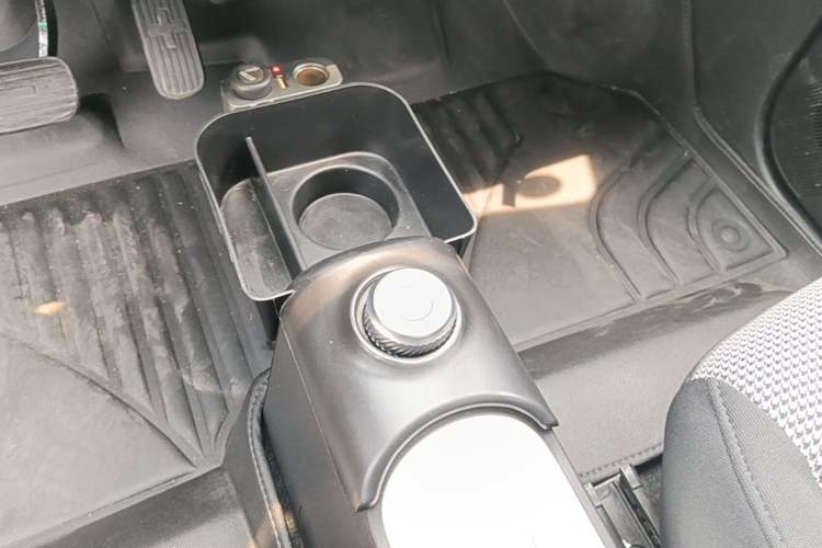 Used Wuling Hongguang MINIEV 2024 3rd Generation 215km Youth Edition Gear Lever