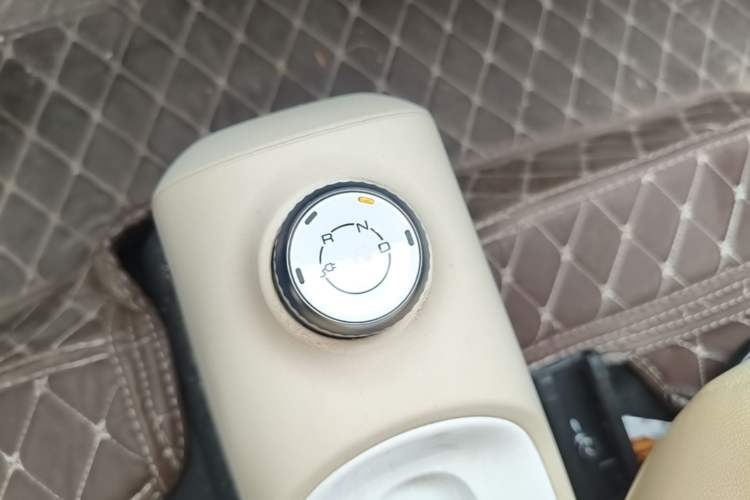 Used Wuling Hongguang MINIEV 2024 3rd Generation 215km Youth Edition Gear Lever