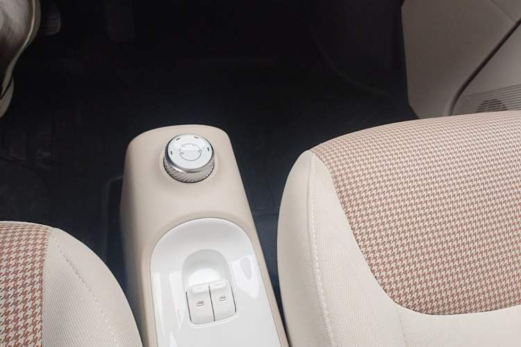 Used Wuling Hongguang MINIEV 2024 3rd Generation 215km Youth Edition Gear Lever