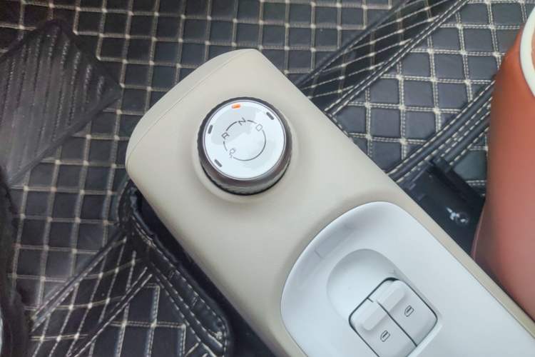 Used Wuling Hongguang MINIEV 2024 3rd Generation 215km Youth Edition Gear Lever