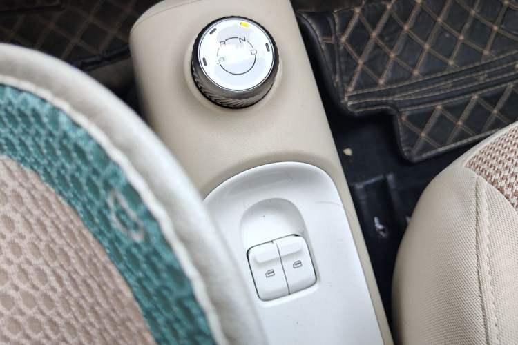 Used Wuling Hongguang MINIEV 2024 3rd Generation 215km Youth Edition Gear Lever