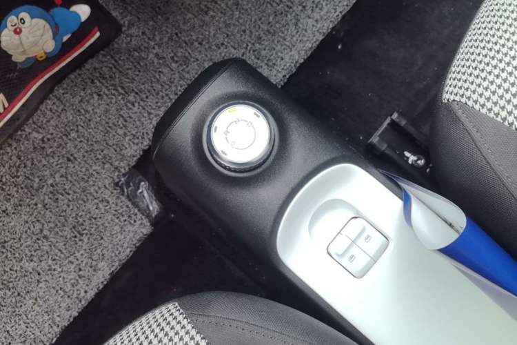 Used Wuling Hongguang MINIEV 2024 Third Generation 120 km Gear Lever