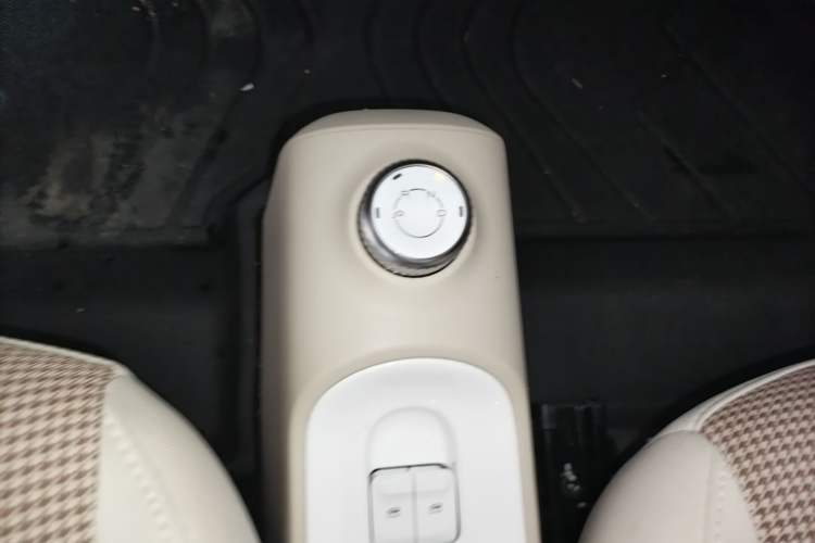 Used Wuling Hongguang MINIEV 2024 3rd Generation 215km Youth Edition Gear Lever