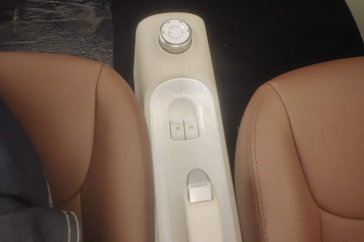 Used Wuling Hongguang MINIEV 2024 3rd Generation 215km Youth Edition Gear Lever