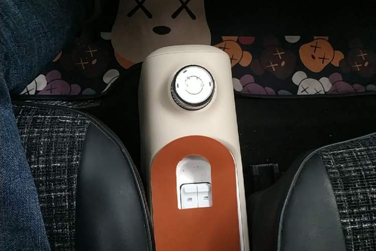 Used Wuling Hongguang MINIEV 2024 3rd Generation 215km Youth Edition Gear Lever