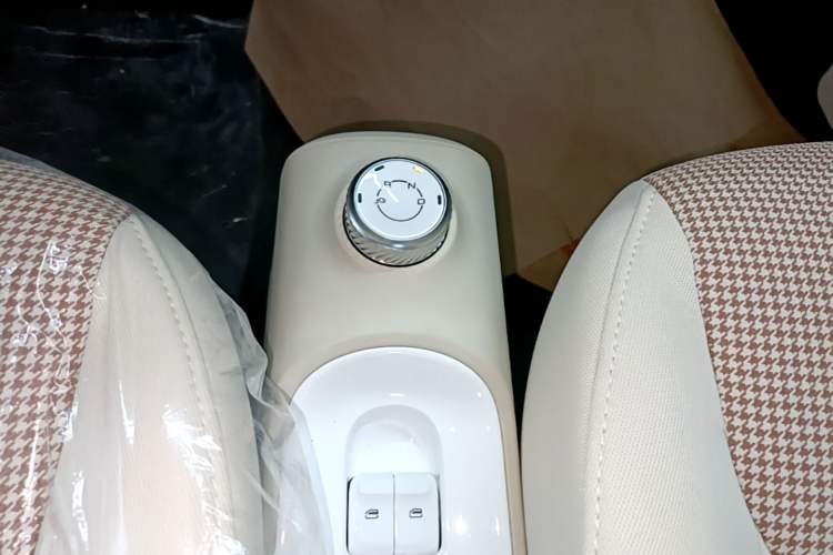 Used Wuling Hongguang MINIEV 2024 3rd Generation 215km Youth Edition Gear Lever