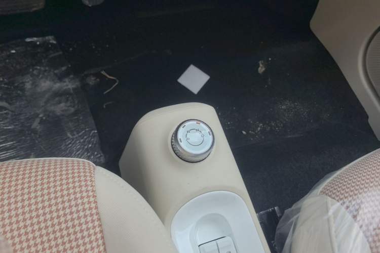 Used Wuling Hongguang MINIEV 2024 3rd Generation 215km Youth Edition Gear Lever