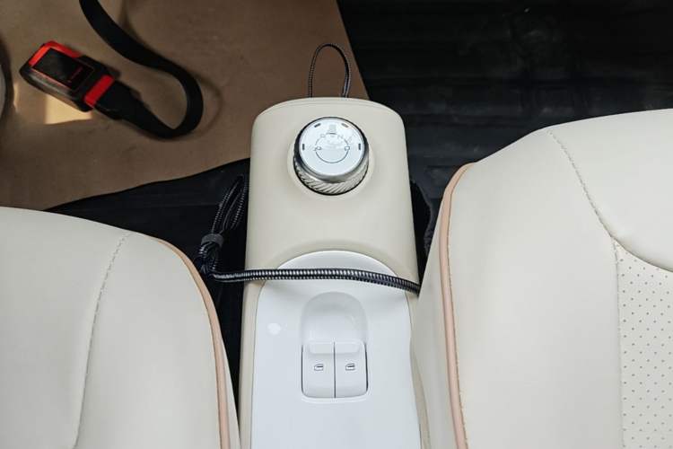 Used Wuling Hongguang MINIEV 2024 3rd Generation 215km Youth Edition Gear Lever