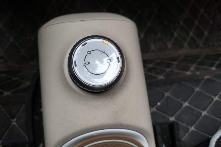 Used Wuling Hongguang MINIEV 2024 3rd Generation 215km Youth Edition Gear Lever