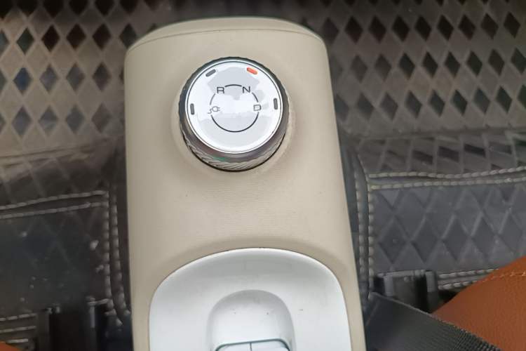 Used Wuling Hongguang MINIEV 2024 3rd Generation 215km Youth Edition Gear Lever