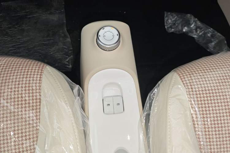 Used Wuling Hongguang MINIEV 2024 3rd Generation 215km Youth Edition Gear Lever