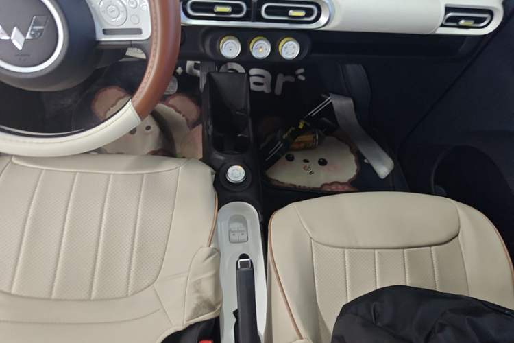 Used Wuling Hongguang MINIEV 2024 3rd Generation 215km Youth Edition Gear Lever