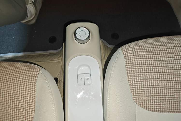 Used Wuling Hongguang MINIEV 2024 3rd Generation 215km Youth Edition Gear Lever