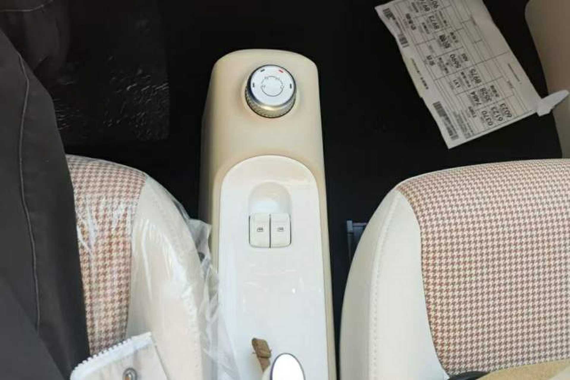 Used Wuling Hongguang MINIEV 2024 3rd Generation 215km Youth Edition Gear Lever