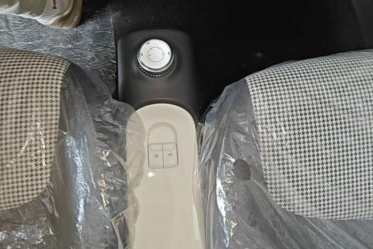 Used Wuling Hongguang MINIEV 2024 3rd Generation 170 km Gear Lever