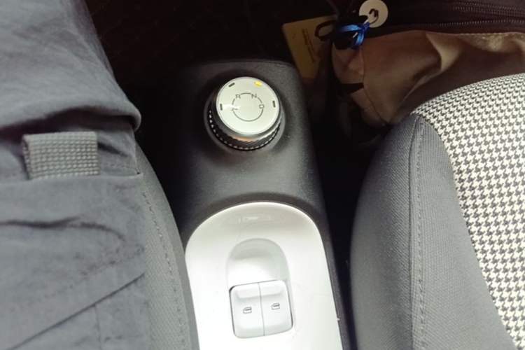 Used Wuling Hongguang MINIEV 2024 3rd Generation 215km Youth Edition Gear Lever