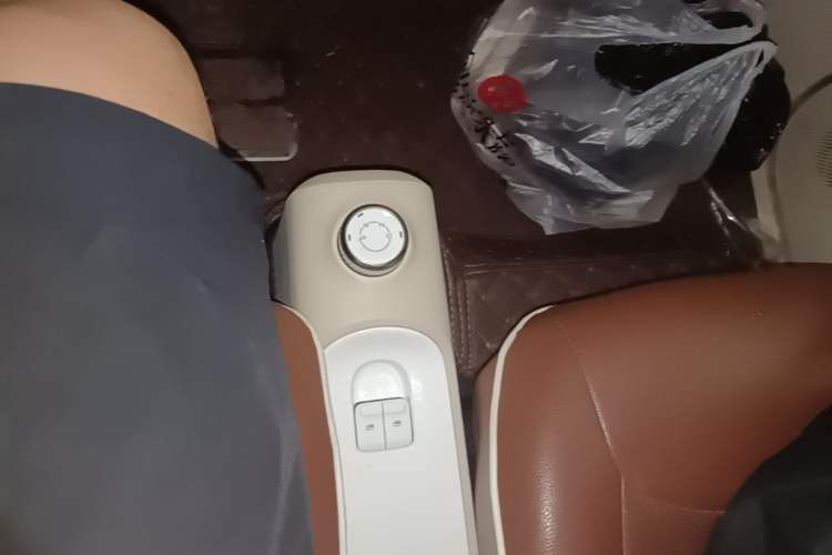 Used Wuling Hongguang MINIEV 2024 3rd Generation 215km Youth Edition Gear Lever