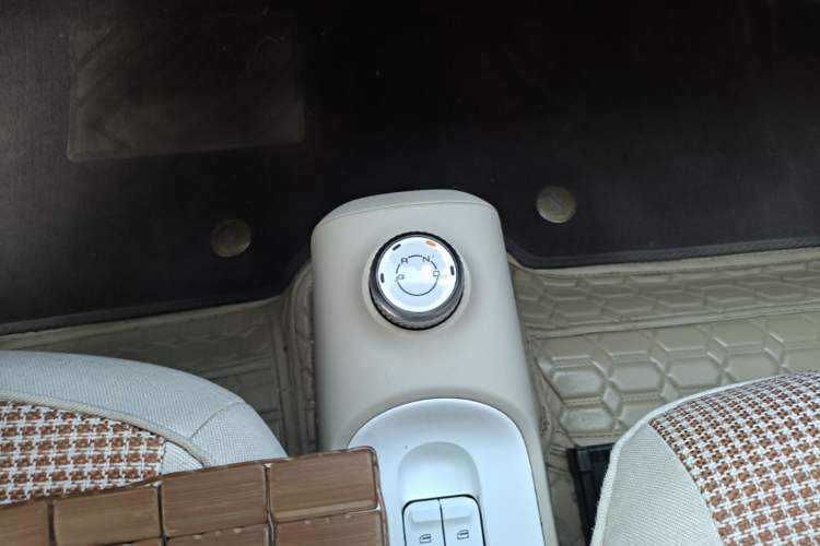 Used Wuling Hongguang MINIEV 2024 3rd Generation 215km Youth Edition Gear Lever